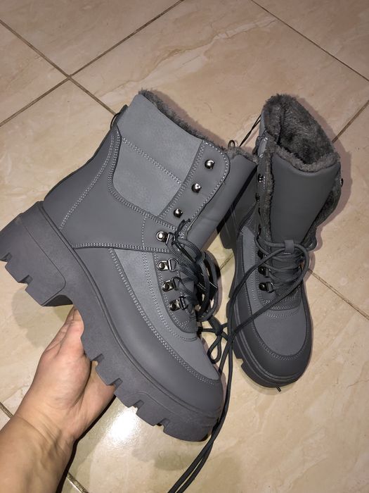 Жіноче тепле взуття  чобітки