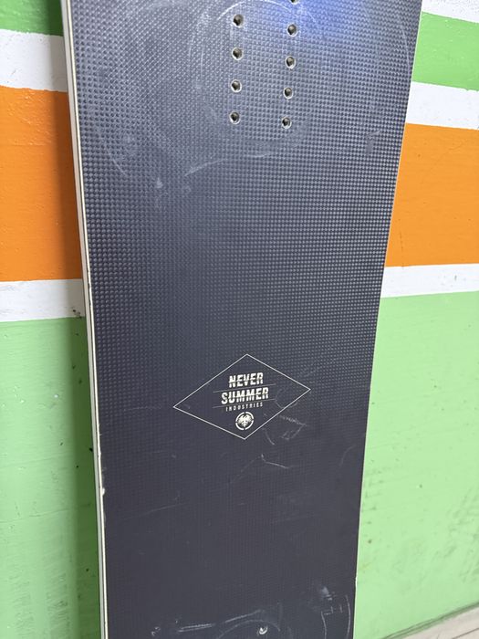 Prancha Snowboard Neversummer West 154