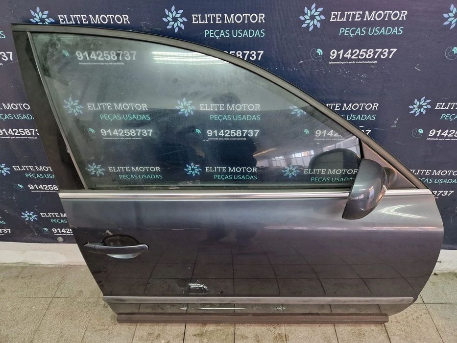 Porta usada VW PASSAT B5.5 direita frontal traseira VOLKSWAGEN