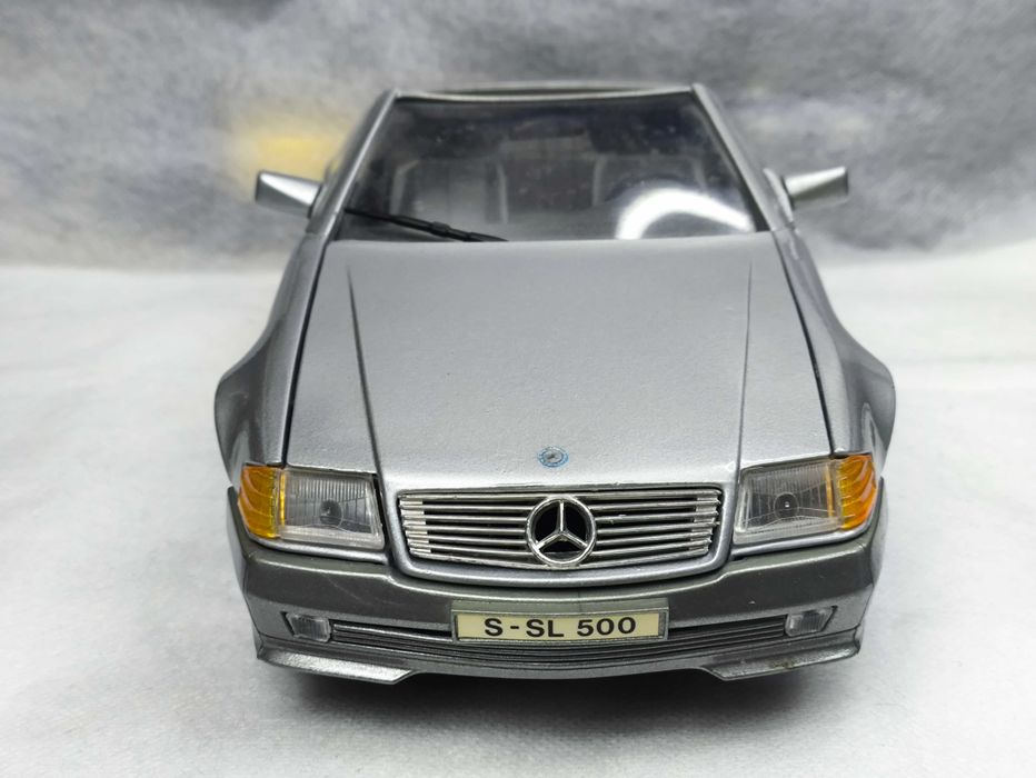 Модель Mercedes-Benz 500 SL (1989) 1/18 Maisto Grey Thailand