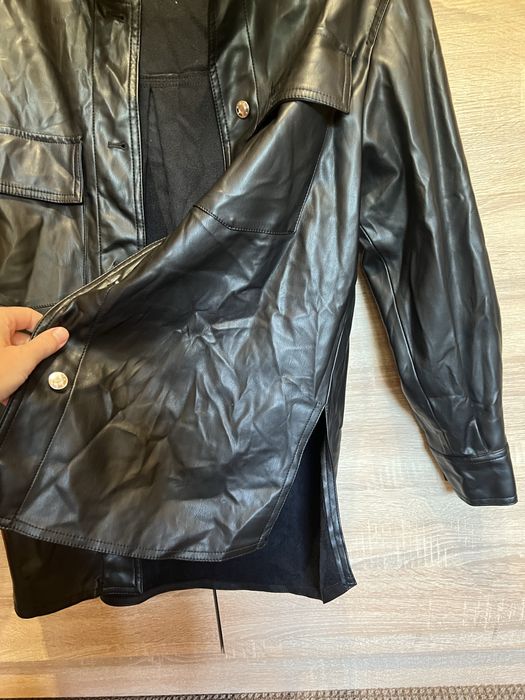 Сорочка з шкір.замінника Bershka