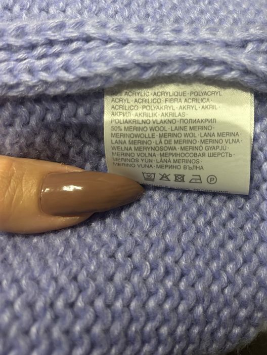 Mieciutka puszysta lejaca liliowa czapka merino