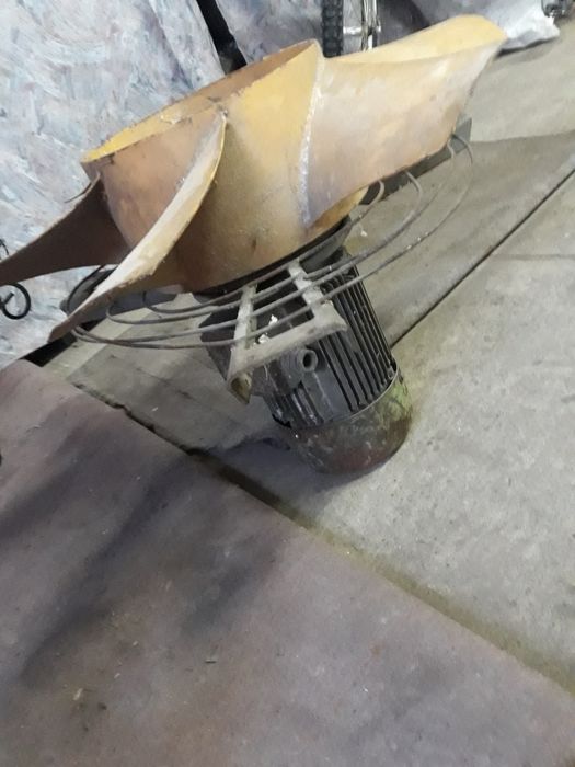 Продаються електромотори різної потужності