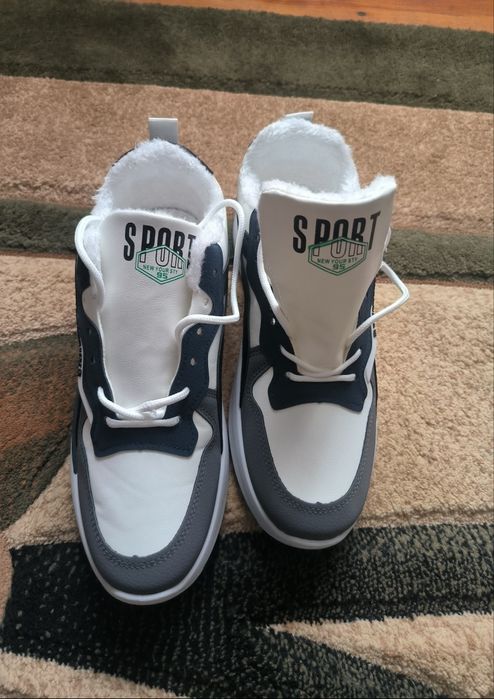 Кросівки чоловічі зимові теплі.