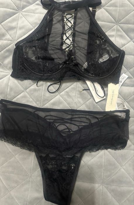 Komplet bielizny damskiej intimissimi 75b majtki L