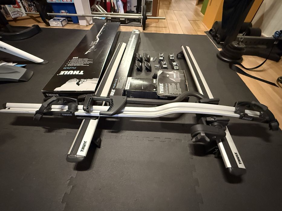 Fixações BMW i4, barras wingbar EVO e suporte bicicleta Thule ProRide