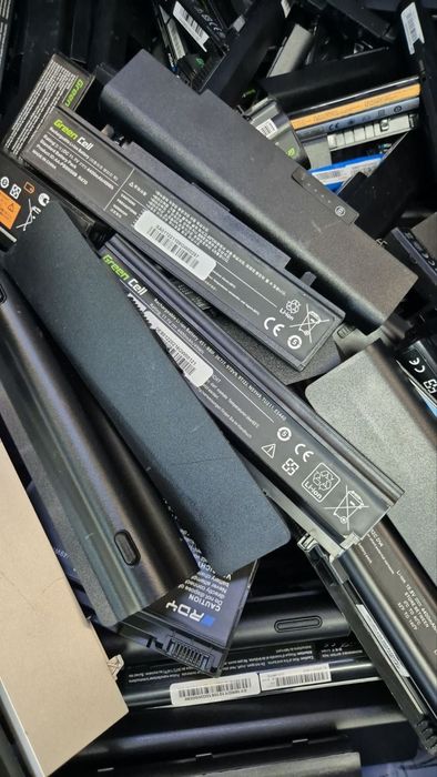 Аккумулятор батарея к ноутбуку є кількість