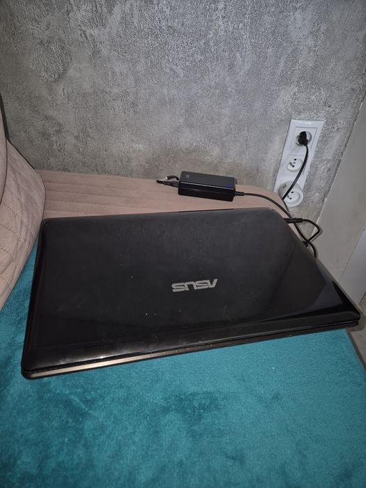 Laptop asus  ...