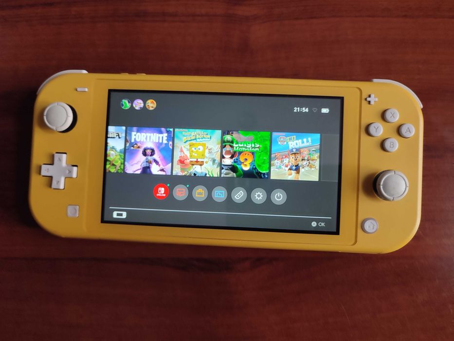Nintendo Switch Lite + gry
