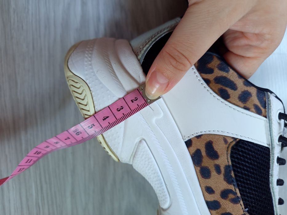 Sneakersy damskie w panterkę 38