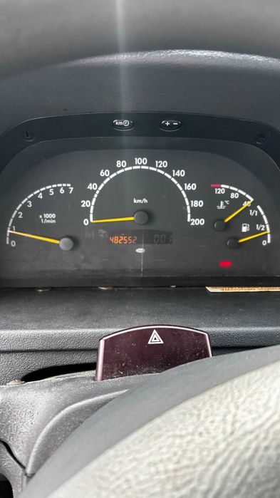 Mercedes Vito srebny mat