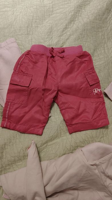 Spodenki, bluzeczki i czapeczki.