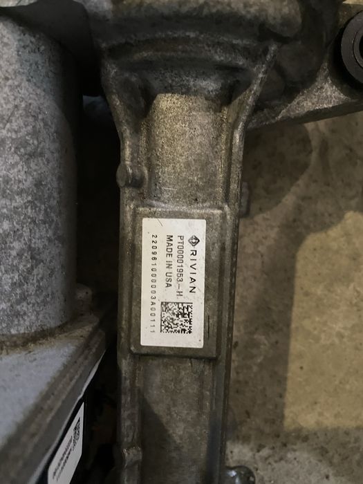 Рульова рейка Rivian