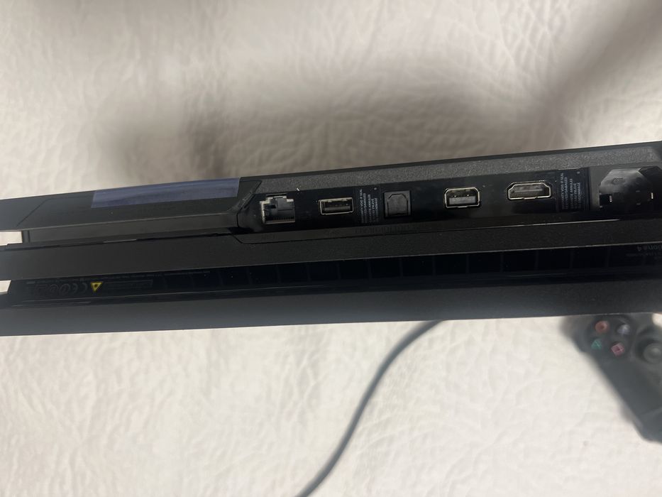 Playstation 4 pro 1Terabyte