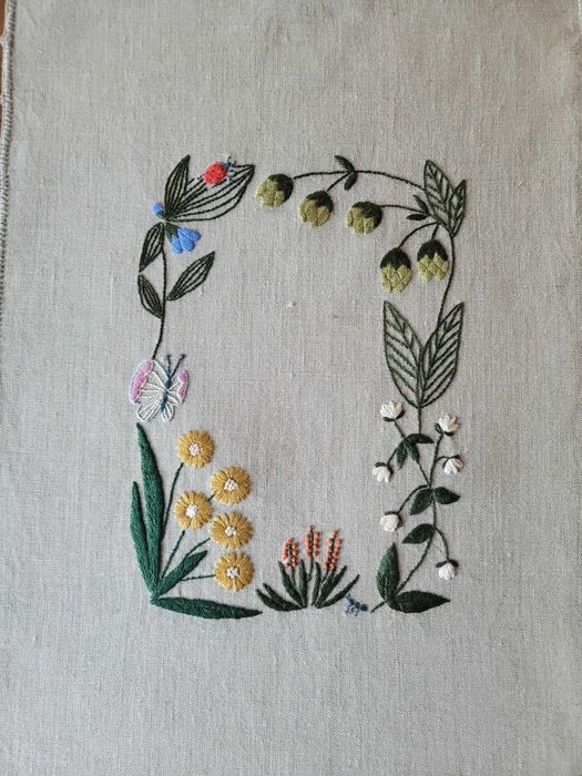 Serweta haftowana 79/25