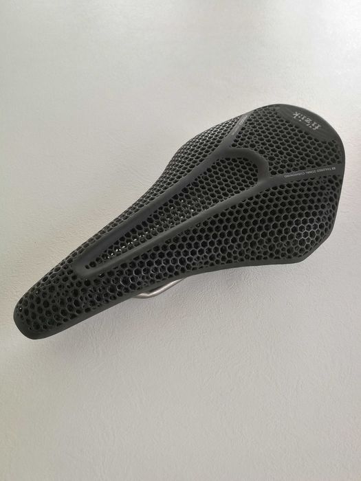 Siodełko FIZIK Vento Argo R3 Adaptive 140 mm