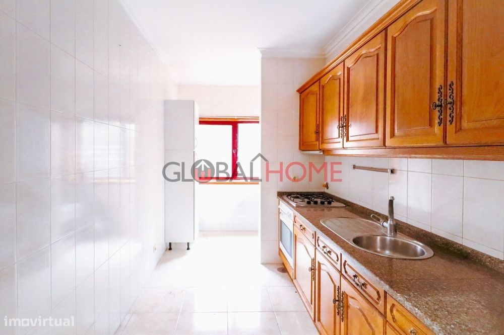 Apartamento T1 Renovado ao centro de Canelas