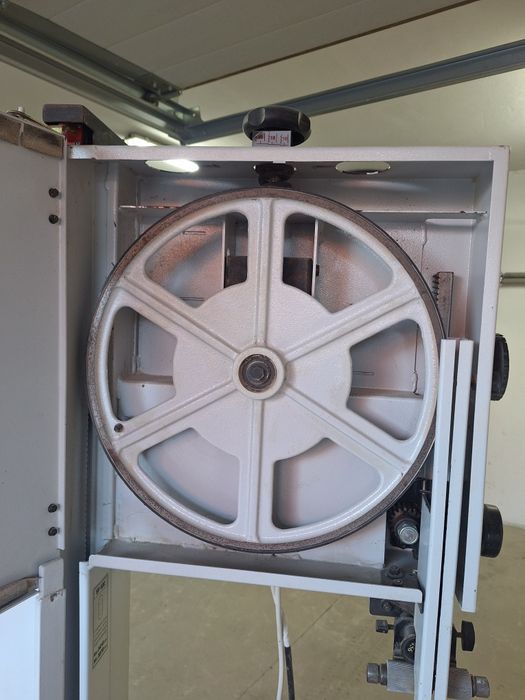 Piła tasmowa do drewna