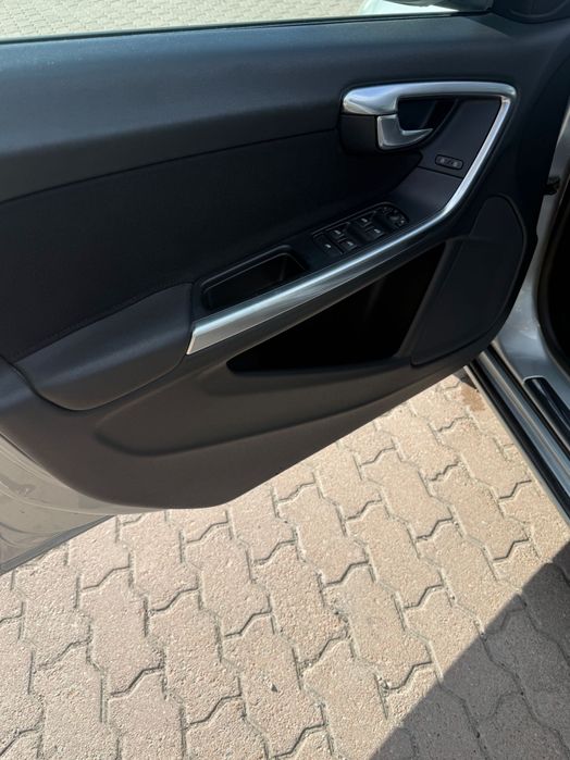 Продам Volvo V60 2012р