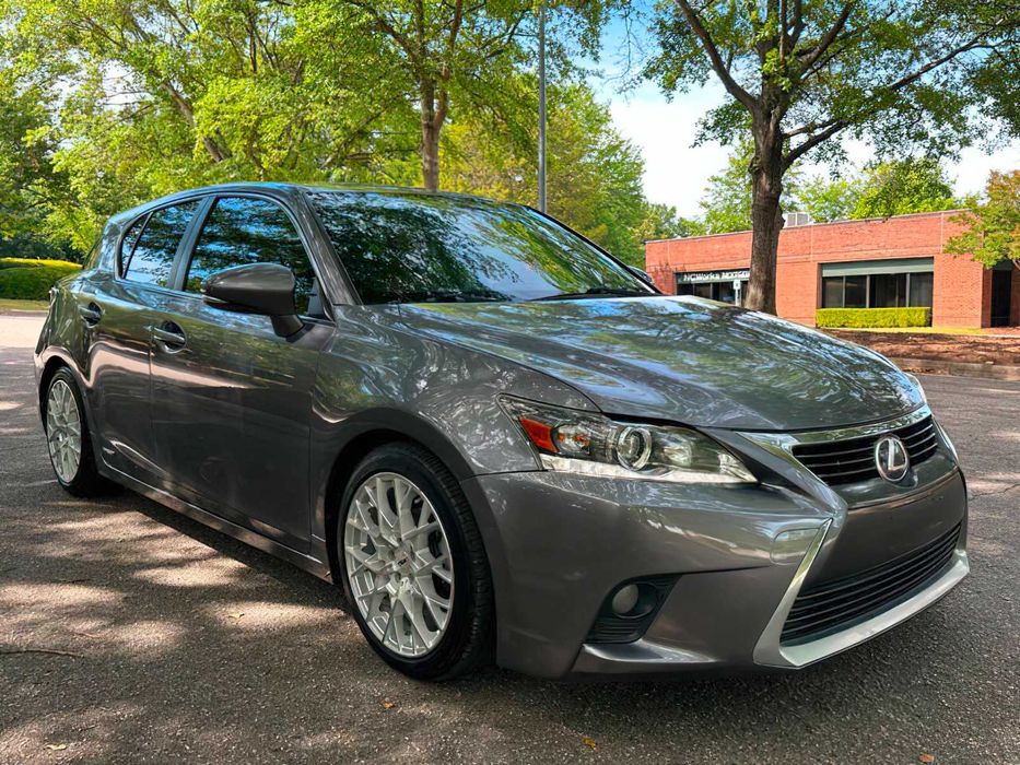 Lexus CT 200h      2017