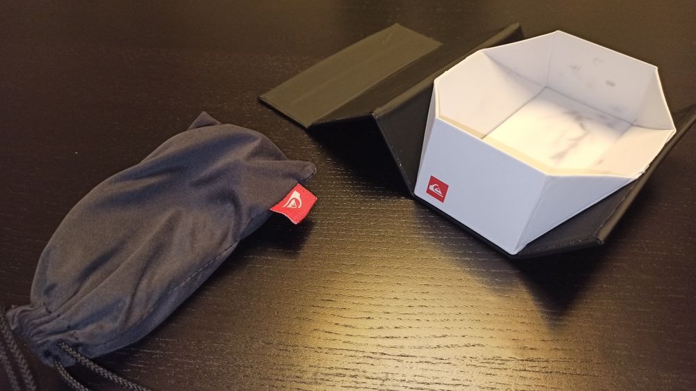 Vendo oculos de sol Quiksilver Dinero