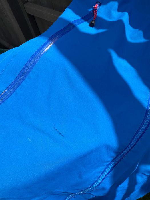 чоловіча куртка Mountain Equipment для похдів дощу та будь якої погоди