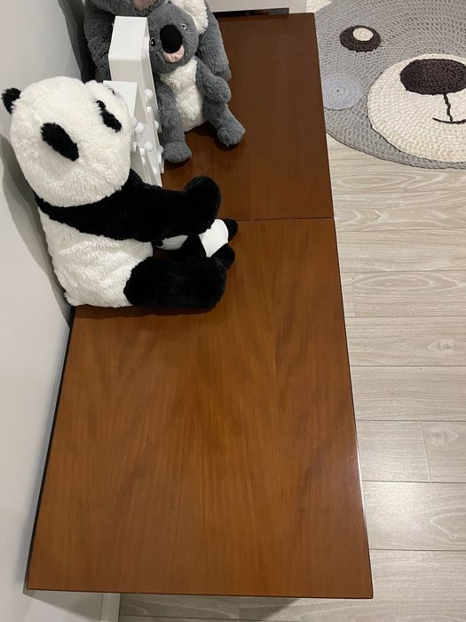 Cama casal com 2 mesas cabeceiras