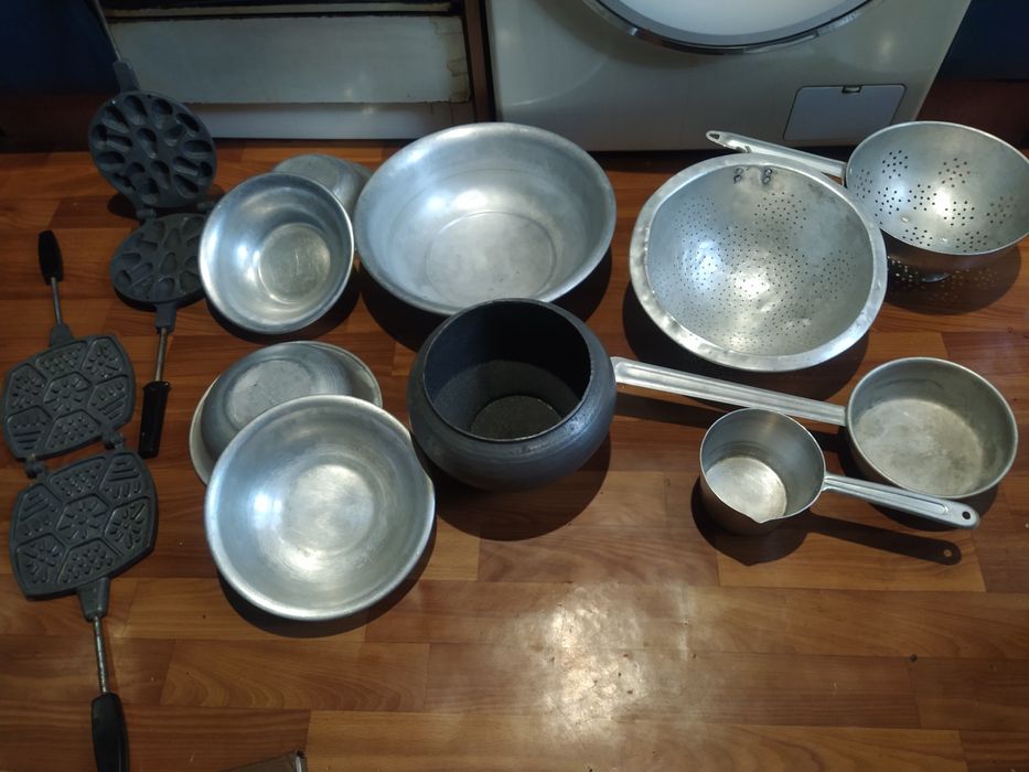 Казан Чугунок Таз Миска Друшляк Друшлаг Ковш Форма для выпечки