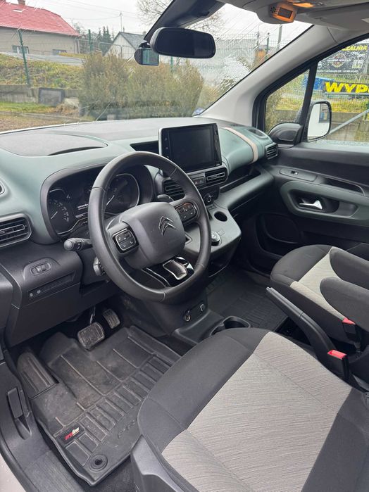Wynajem Wypożyczalnia Ford Tourneo Connect 7-os Automat