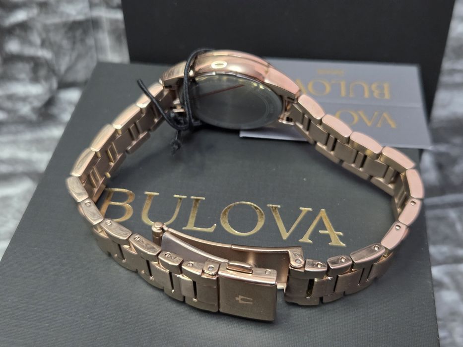 Жіночий годинник Bulova 97P151 бренд подарунок