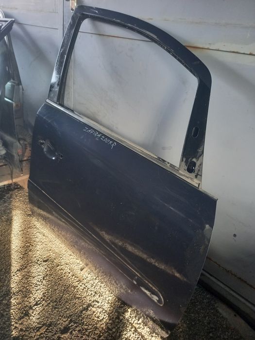 Дверка передня права Opel Zafira B