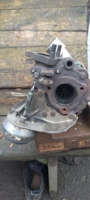 Турбіна на тойоту авенсіс 2.2дизель