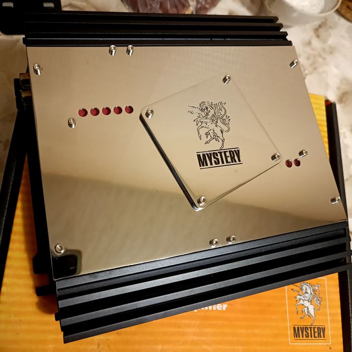 Підсилювач аудіо на авто і саббуфер у подарунок.