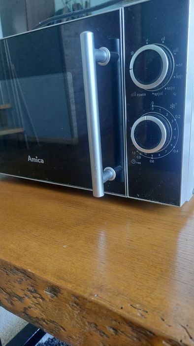 Kuchenka mikrofalowa Amica uszkodzona