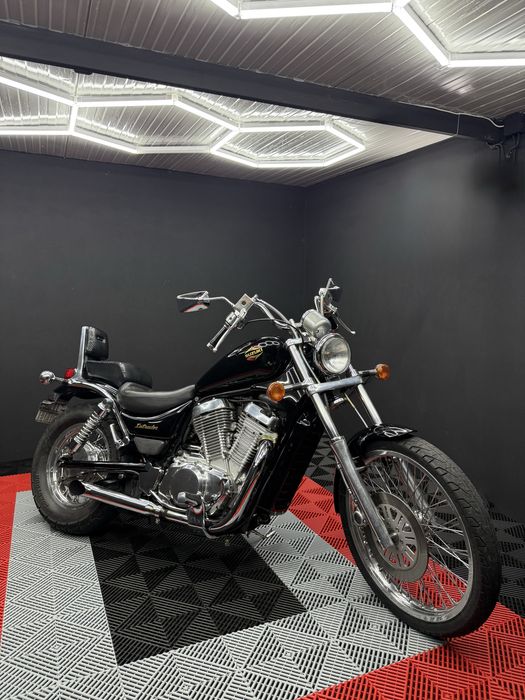 Suzuki Intruder VS750 • Clássica • Totalmente Restaurada