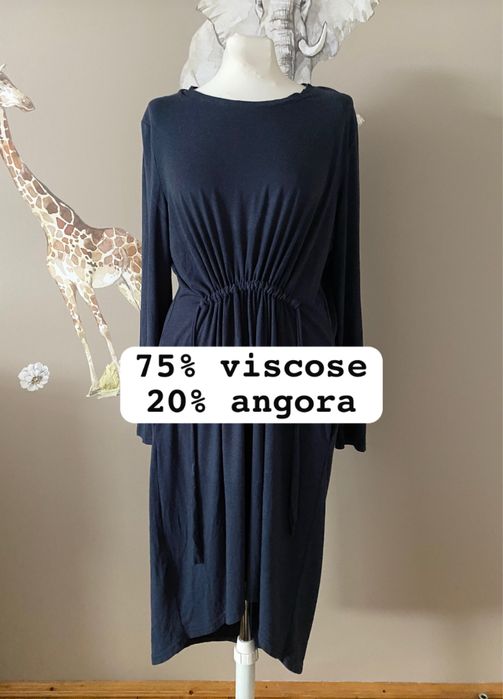 Granatowa sukienka midi wygodna z wiskozy i angory wełniana oversize
