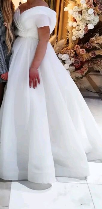 Весільна сукня  в гарному стані