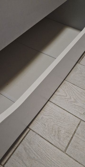 Продам ЛІЖКО  з рожевою мʼякою спинкою та бортиком!