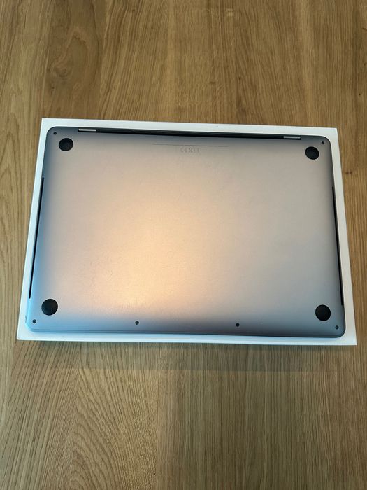 Macbook Pro 13 i7 16 GB ram 256 GB SSD