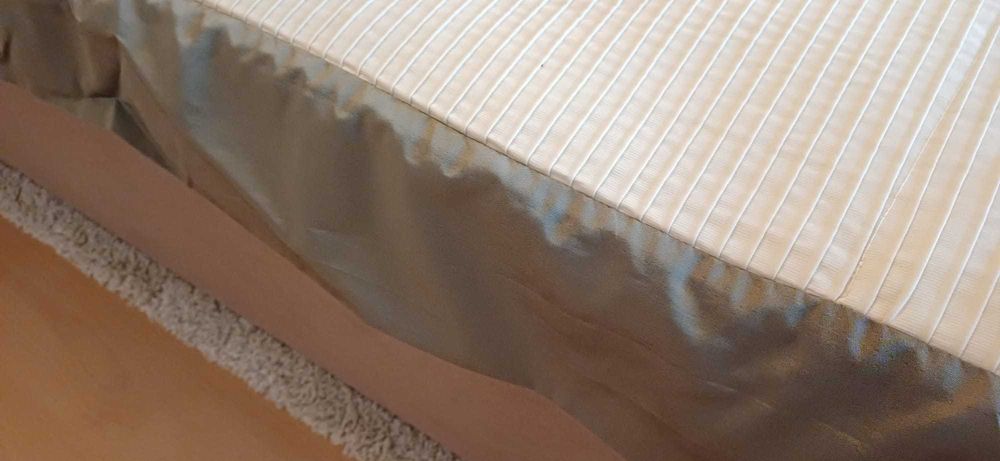 Colcha Moderna em muito bom estado - King/Queen size