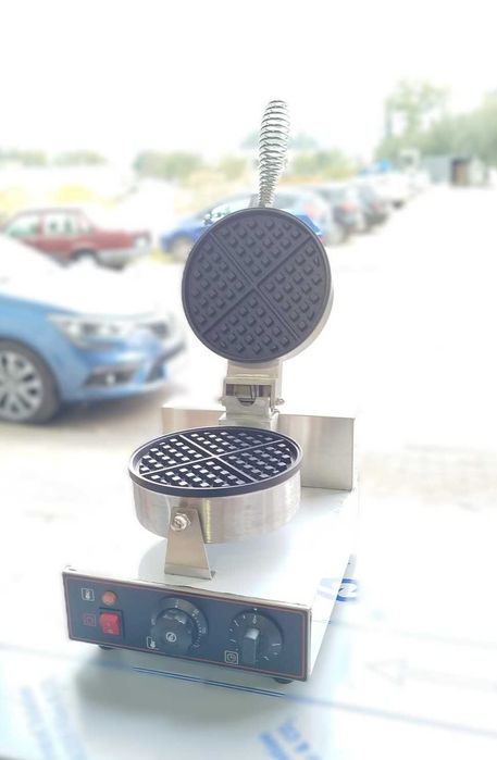 Máquina de Waffles Elétrica - NOVA