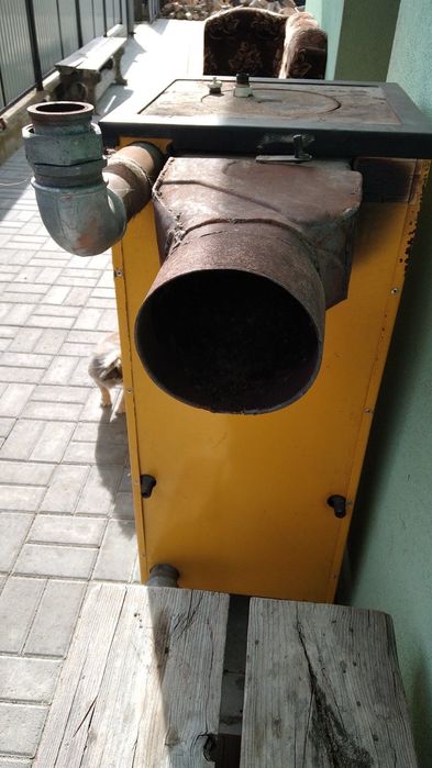 Котел твердопаливний