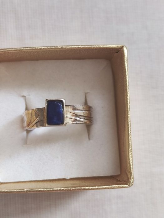 Pierścionek srebrny z lapis lazuli