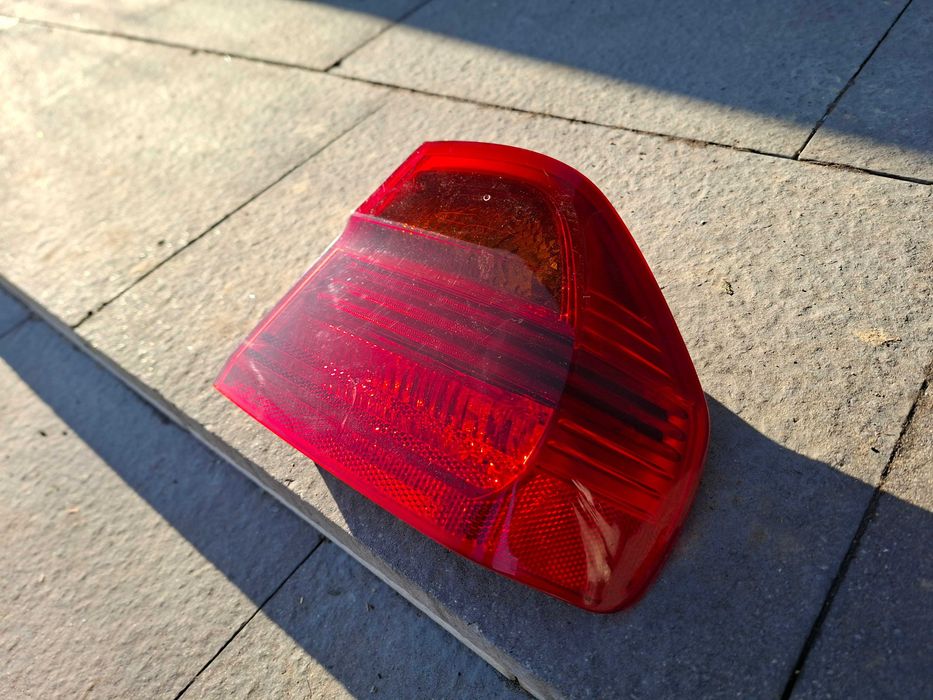 Lampa tylna prawa narożna BMW e90 przedlift oryginał