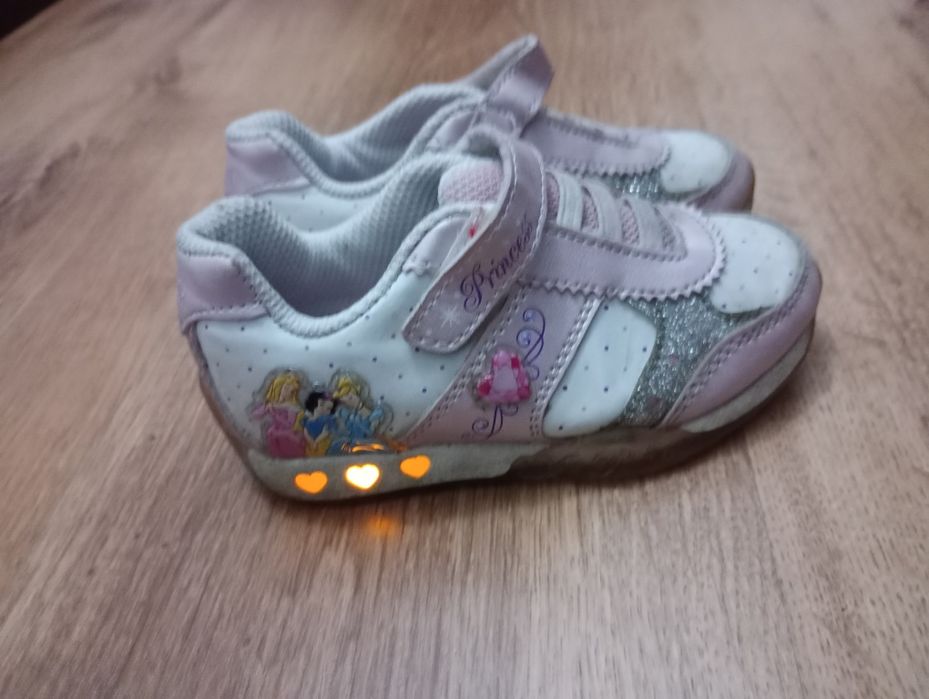 Buty dla dziewczynki