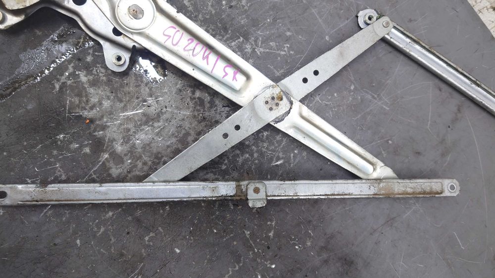 Suzuki Swift IV 5D Podnośnik Szyby Prawy Przód 2 PIN