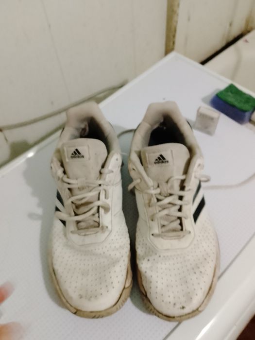 Кроссовки adidas 43размер ОРИГИНАЛ