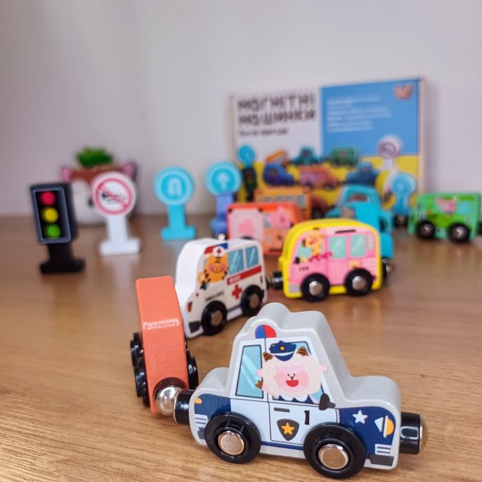 Машинки дерев'яні магнітні,набір дерев'яних магнітних машинок