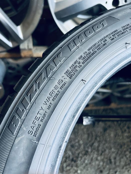 Шини Резина Зимові 245 40 18 Bridgestone Blizzak LM001 4шт
