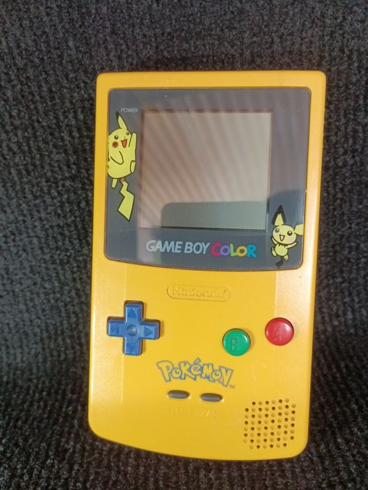 Game Boy color versão pikatchu